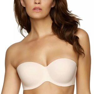 New strapless bra, never used. Bought it and couldn’t return it.